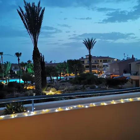 103 Regina Gardens Lägenhet