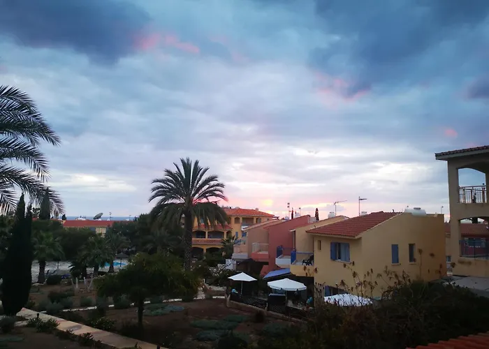 103 Regina Gardens * Paphos